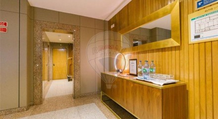 Residential - Condo/Apartment - T1 - Santo Antonio, Lisbon - PT