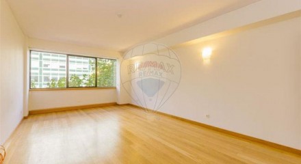 Residential - Condo/Apartment - T1 - Santo Antonio, Lisbon - PT