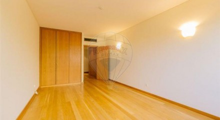 Residential - Condo/Apartment - T1 - Santo Antonio, Lisbon - PT