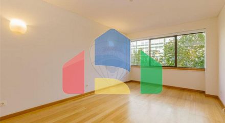Residential - Condo/Apartment - T1 - Santo Antonio, Lisbon - PT