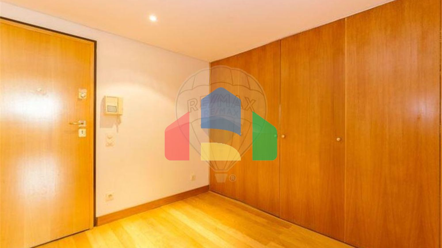 Residential - Condo/Apartment - T1 - Santo Antonio, Lisbon - PT