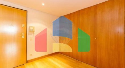 Residential - Condo/Apartment - T1 - Santo Antonio, Lisbon - PT