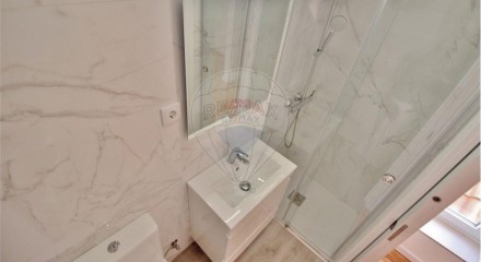 Residential - Condo/Apartment - T2 - Sao Vicente, Lisbon - PT
