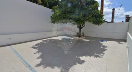 Residential - Condo/Apartment - T2 - Sao Vicente, Lisbon - PT