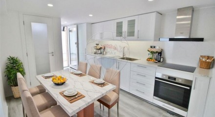 Residential - Condo/Apartment - T2 - Sao Vicente, Lisbon - PT