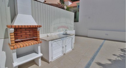 Residential - Condo/Apartment - T2 - Sao Vicente, Lisbon - PT