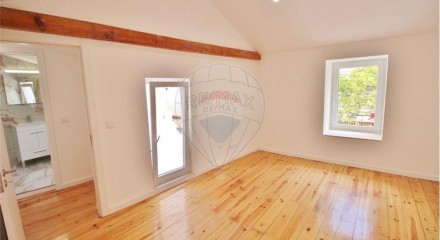 Residential - Condo/Apartment - T2 - Sao Vicente, Lisbon - PT