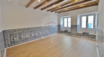 Residential - Condo/Apartment - T2 - Sao Vicente, Lisbon - PT