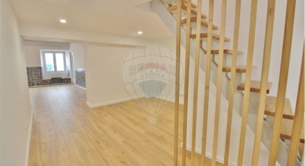 Residential - Condo/Apartment - T2 - Sao Vicente, Lisbon - PT