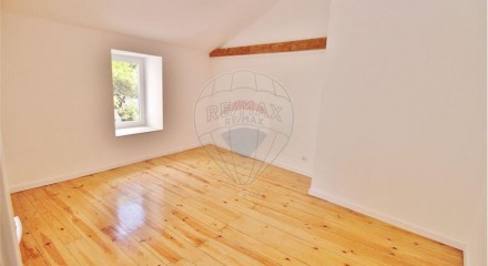 Residential - Condo/Apartment - T2 - Sao Vicente, Lisbon - PT