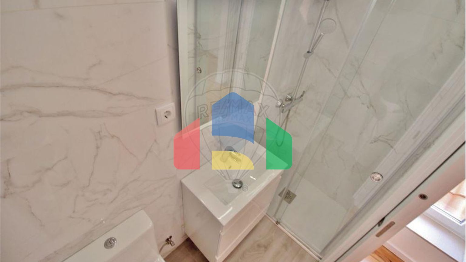 Residential - Condo/Apartment - T2 - Sao Vicente, Lisbon - PT