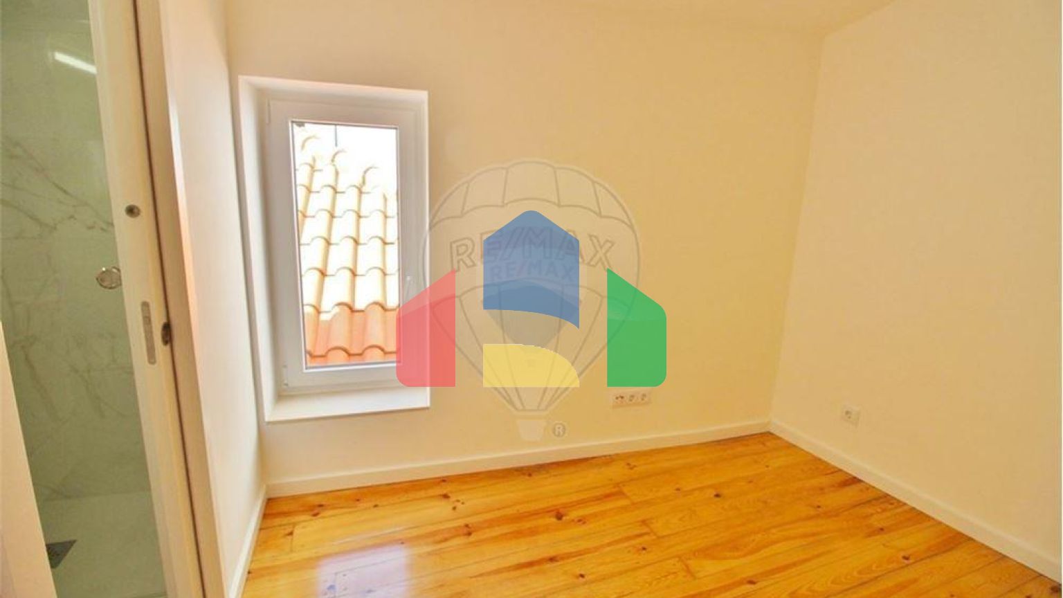 Residential - Condo/Apartment - T2 - Sao Vicente, Lisbon - PT