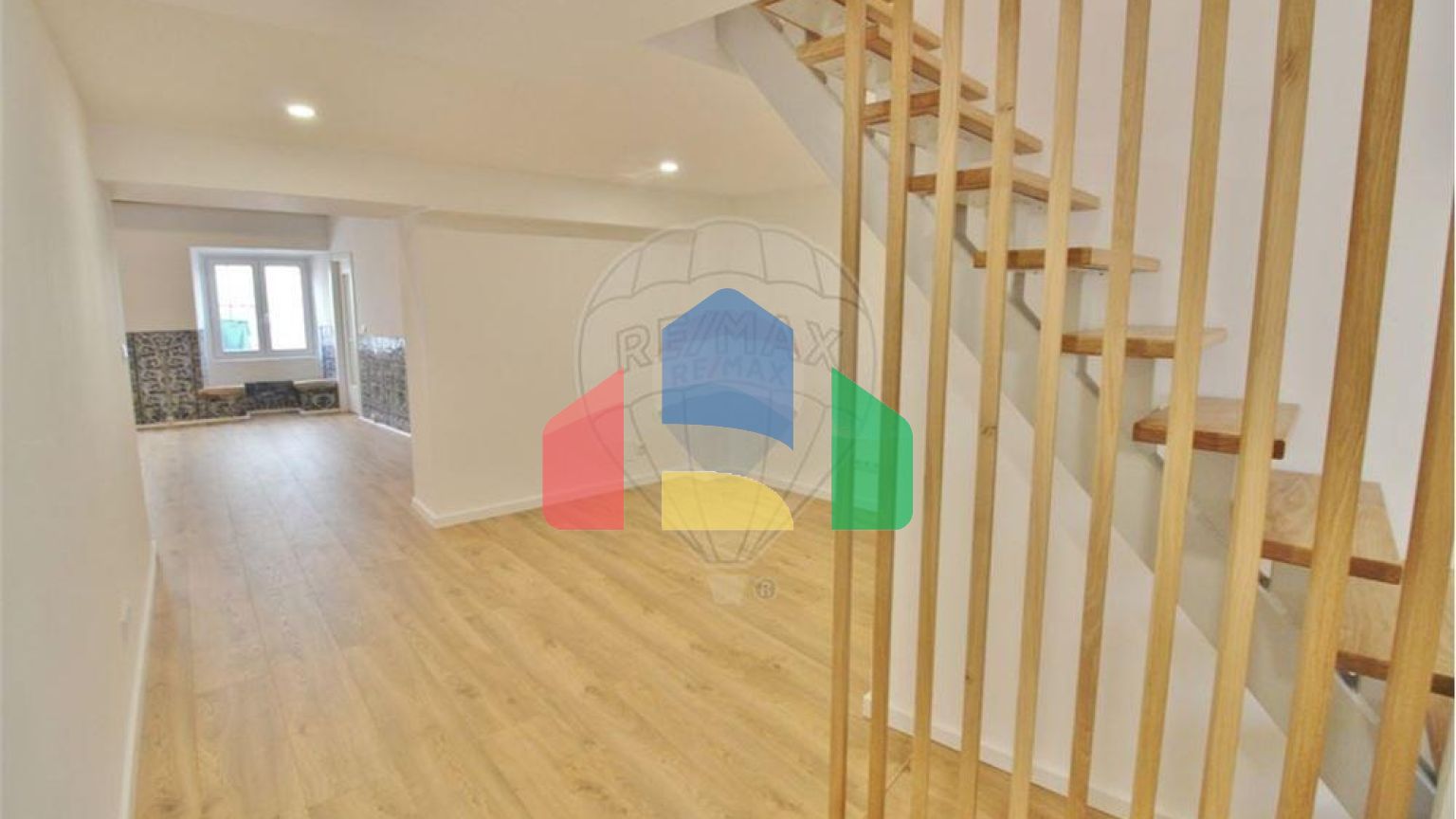 Residential - Condo/Apartment - T2 - Sao Vicente, Lisbon - PT