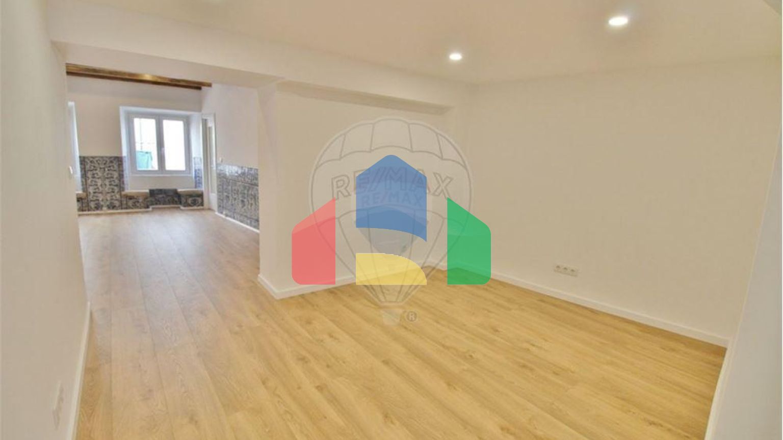 Residential - Condo/Apartment - T2 - Sao Vicente, Lisbon - PT