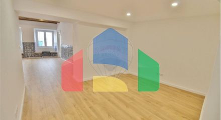 Residential - Condo/Apartment - T2 - Sao Vicente, Lisbon - PT