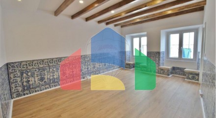 Residential - Condo/Apartment - T2 - Sao Vicente, Lisbon - PT