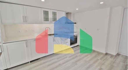 Residential - Condo/Apartment - T2 - Sao Vicente, Lisbon - PT