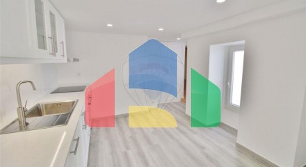 Residential - Condo/Apartment - T2 - Sao Vicente, Lisbon - PT