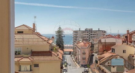 Residential - Condo/Apartment - T2 - Sao Vicente, Lisbon - PT