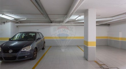 Residential - Condo/Apartment - T2 - Sao Vicente, Lisbon - PT