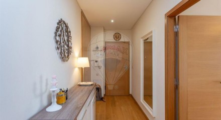 Residential - Condo/Apartment - T2 - Sao Vicente, Lisbon - PT