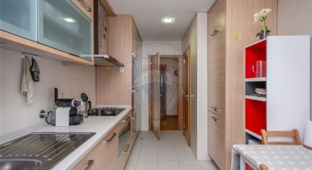 Residential - Condo/Apartment - T2 - Sao Vicente, Lisbon - PT