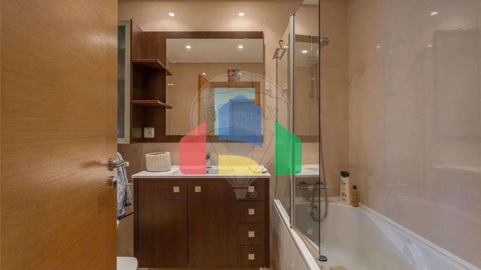 Residential - Condo/Apartment - T2 - Sao Vicente, Lisbon - PT