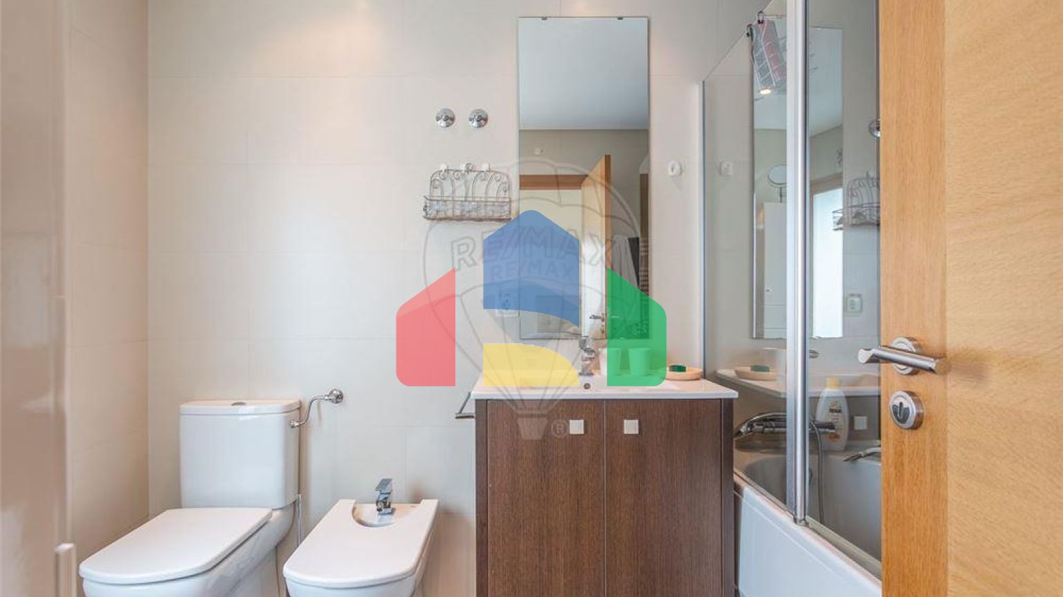 Residential - Condo/Apartment - T2 - Sao Vicente, Lisbon - PT