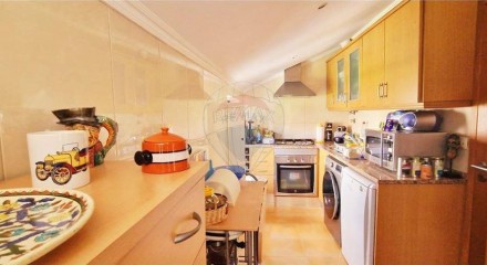 Residential - Condo/Apartment - T2 - Sao Vicente, Lisbon - PT