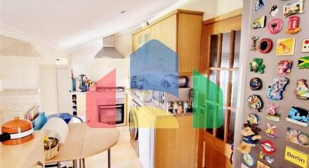 Residential - Condo/Apartment - T2 - Sao Vicente, Lisbon - PT