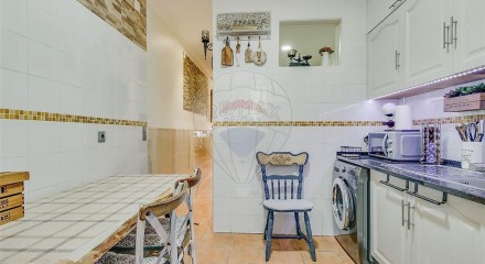 Residential - Condo/Apartment - T2 - Sao Vicente, Lisbon - PT