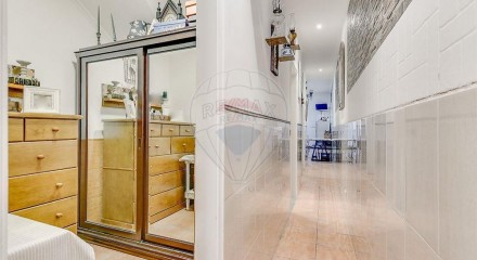 Residential - Condo/Apartment - T2 - Sao Vicente, Lisbon - PT