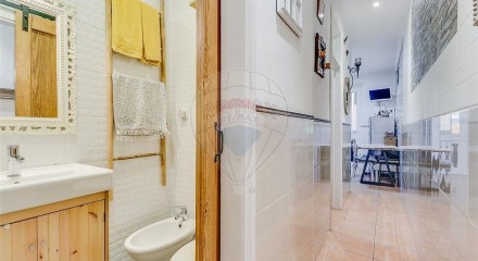 Residential - Condo/Apartment - T2 - Sao Vicente, Lisbon - PT