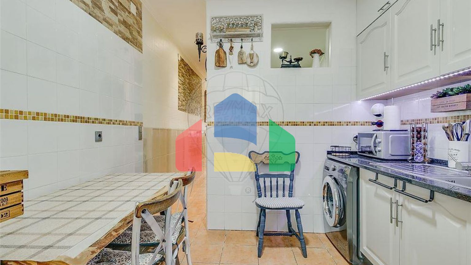 Residential - Condo/Apartment - T2 - Sao Vicente, Lisbon - PT