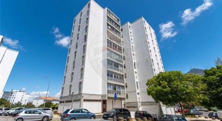 Residential - Condo/Apartment - T5 - Agualva e Mira-Sintra, Sintra - PT