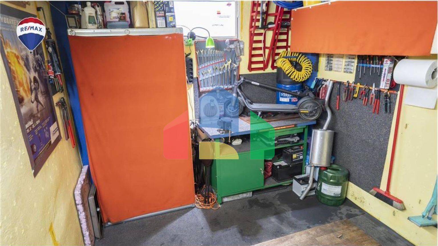 Residential - Garage - Bratislava, Slovakia - SK