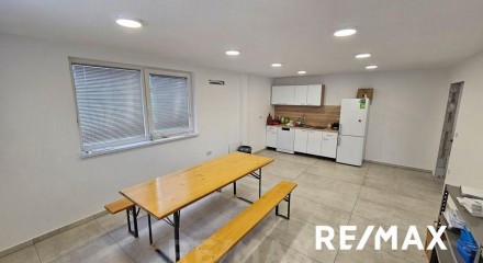 Commercial - Store with Apt/Office - Celje, Savinjska Region - SI