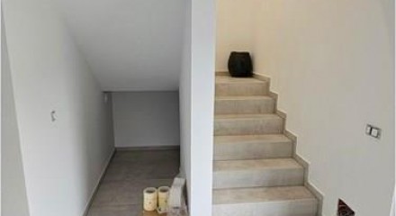 Commercial - Store with Apt/Office - Celje, Savinjska Region - SI