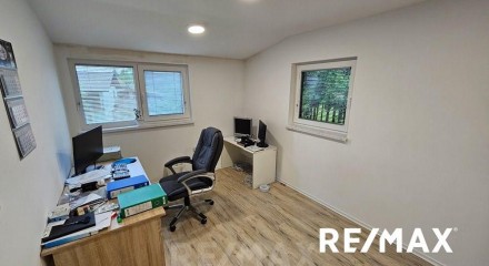 Commercial - Store with Apt/Office - Celje, Savinjska Region - SI