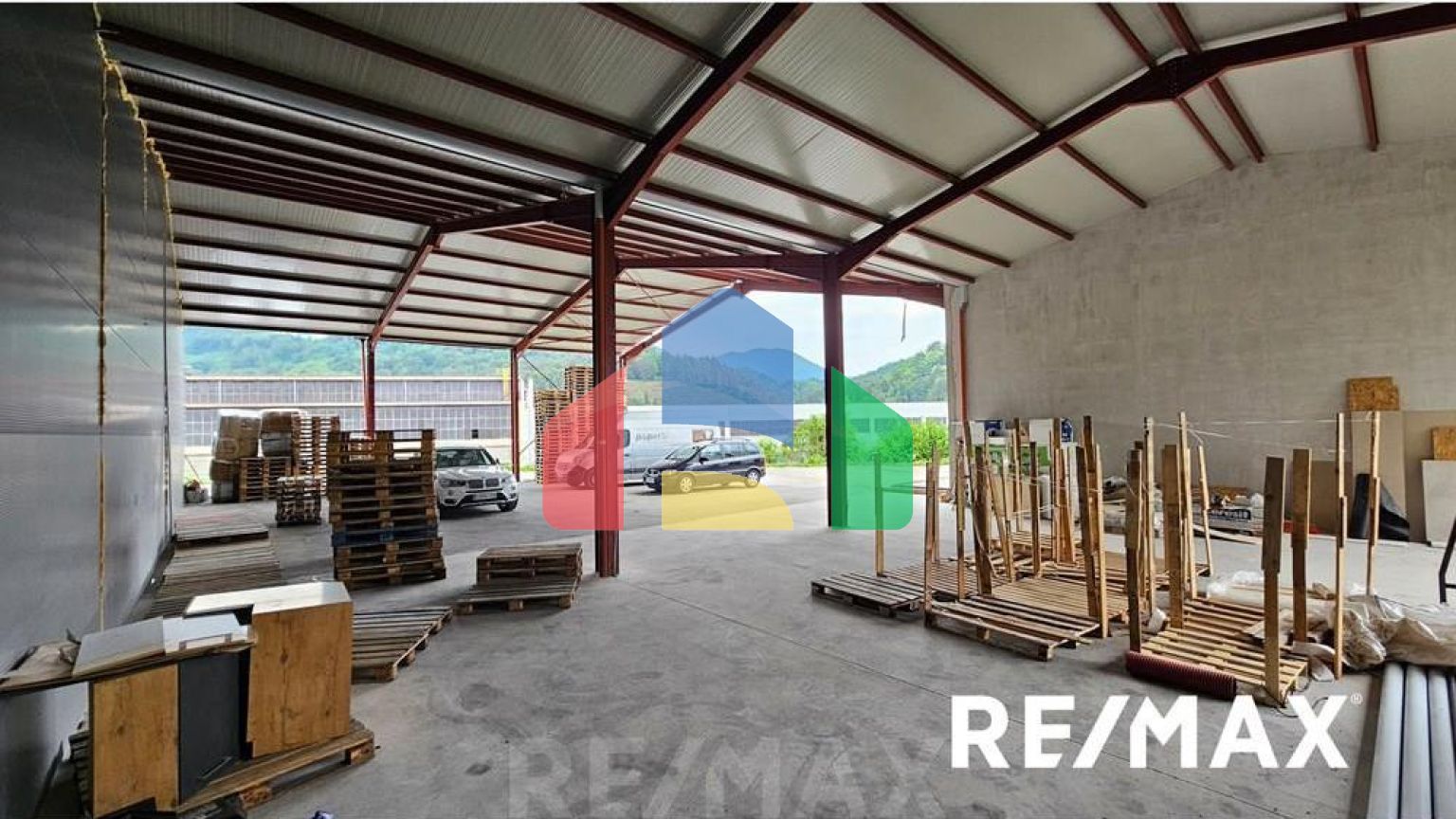 Commercial - Store with Apt/Office - Celje, Savinjska Region - SI