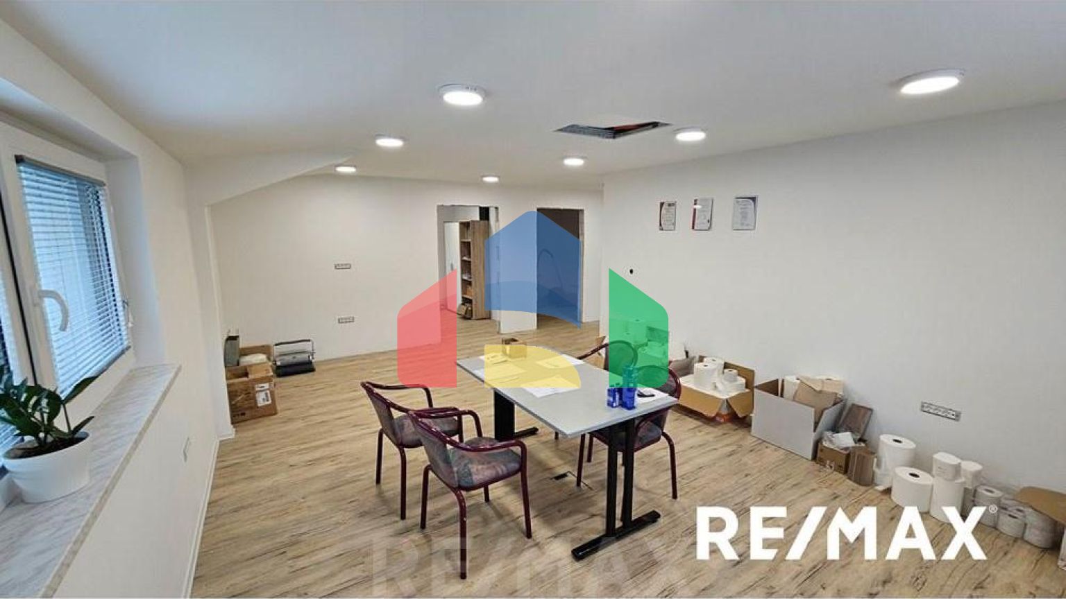 Commercial - Store with Apt/Office - Celje, Savinjska Region - SI