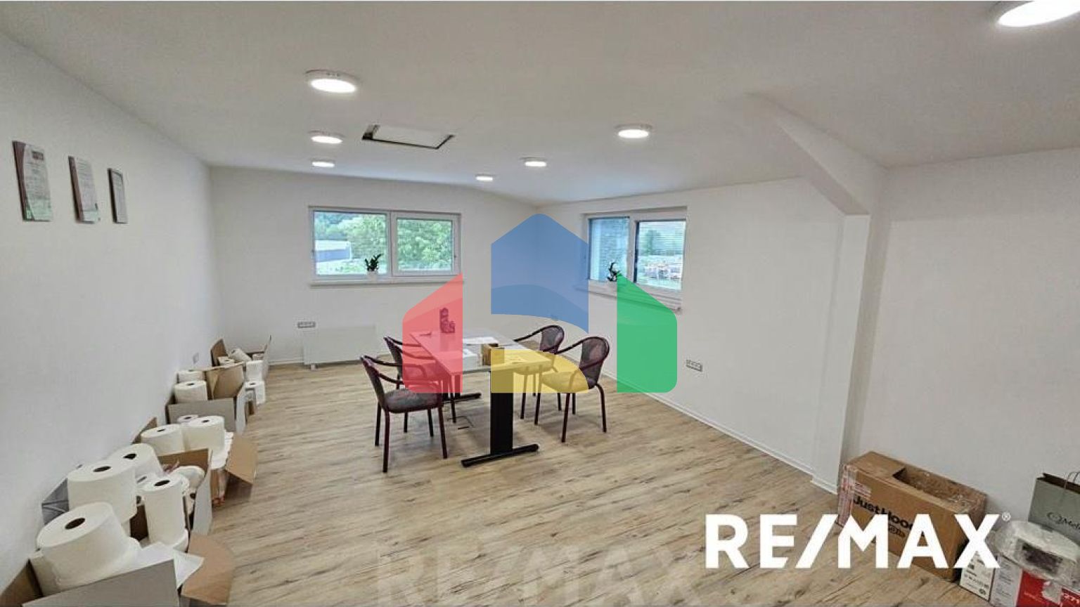 Commercial - Store with Apt/Office - Celje, Savinjska Region - SI