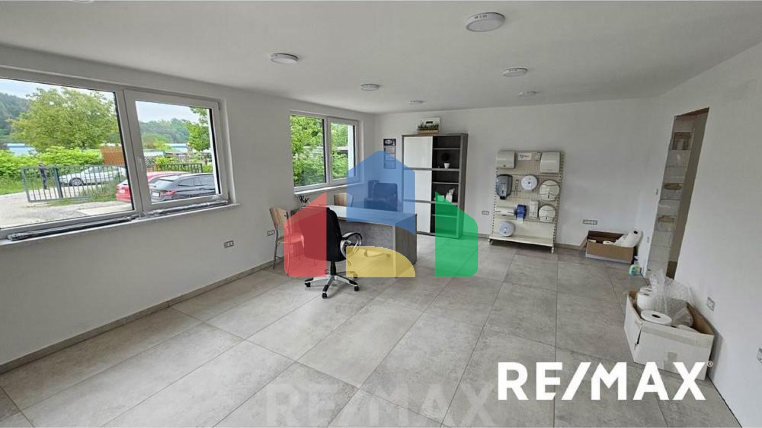 Commercial - Store with Apt/Office - Celje, Savinjska Region - SI