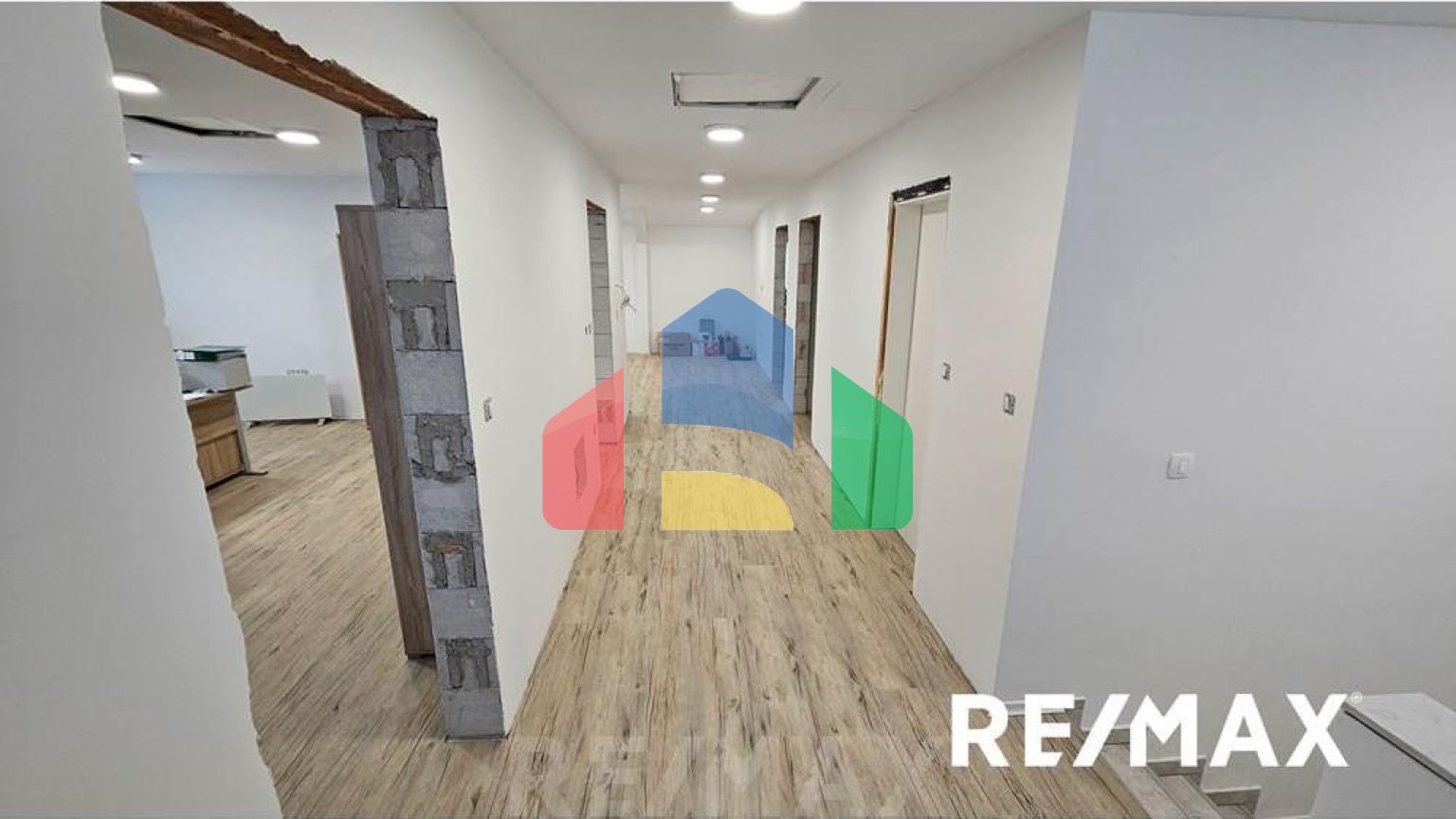 Commercial - Store with Apt/Office - Celje, Savinjska Region - SI