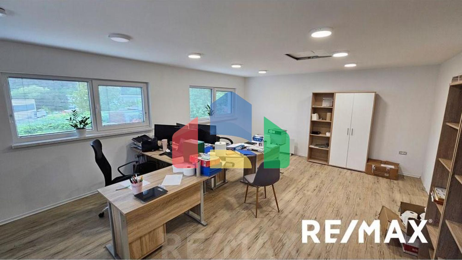 Commercial - Store with Apt/Office - Celje, Savinjska Region - SI