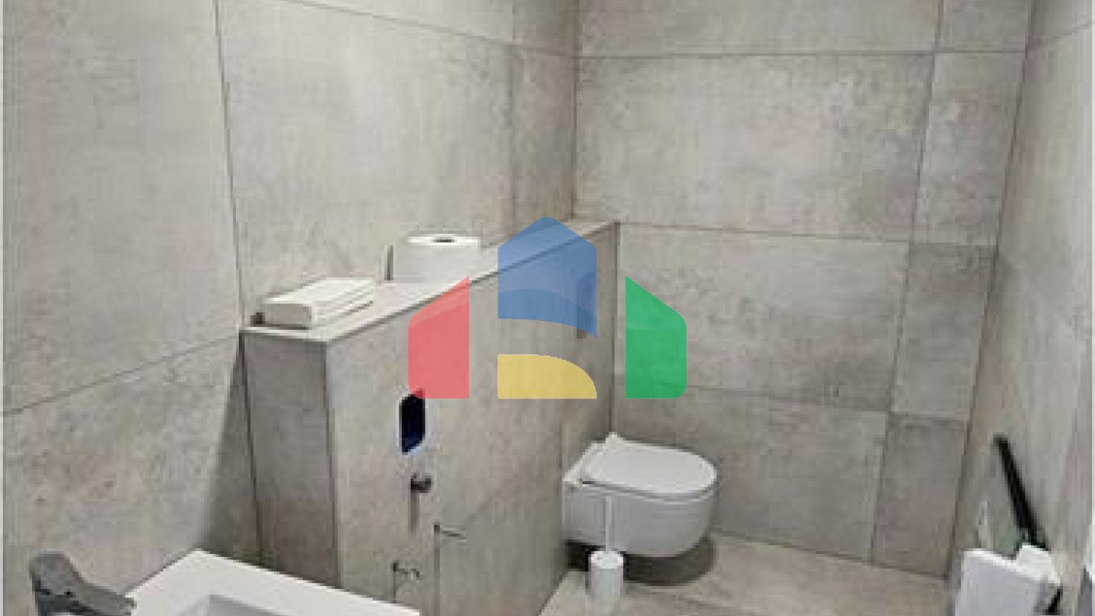 Commercial - Store with Apt/Office - Celje, Savinjska Region - SI