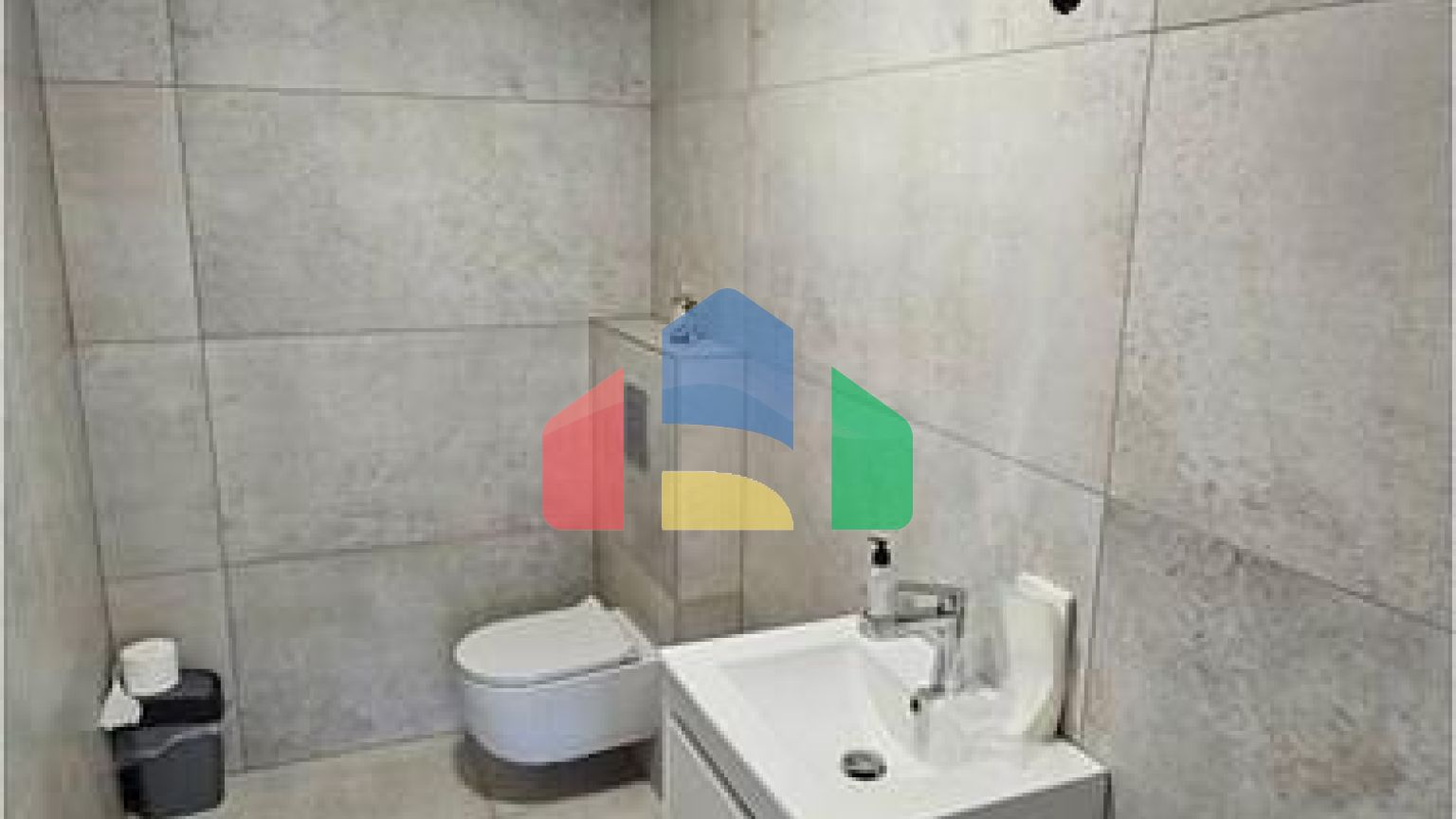 Commercial - Store with Apt/Office - Celje, Savinjska Region - SI