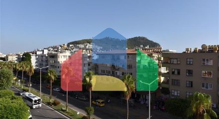 Простора квартира центр Аланії, пляж Клеопатр