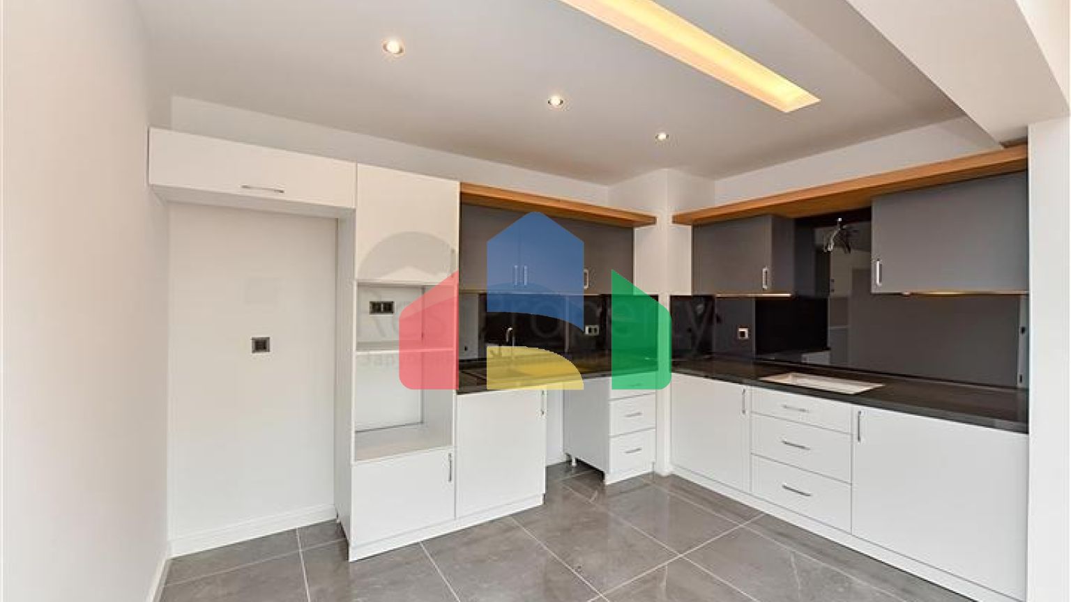 Простора квартира центр Аланії, пляж Клеопатр