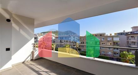 Простора квартира центр Аланії, пляж Клеопатр